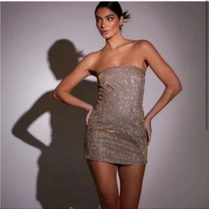 Elegant Strapless Glitter Dress